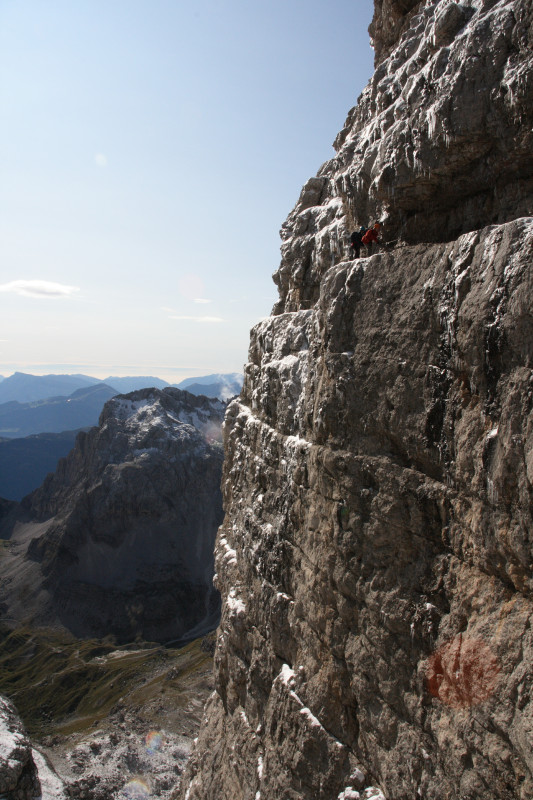 Bergsteiger auf den Schwindel erregenden Brenta Bändern