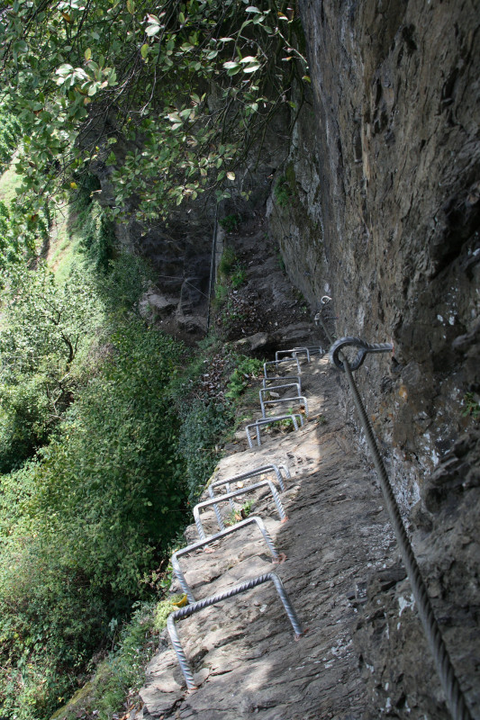 Eine weitere Treppe aus Eisenbügeln