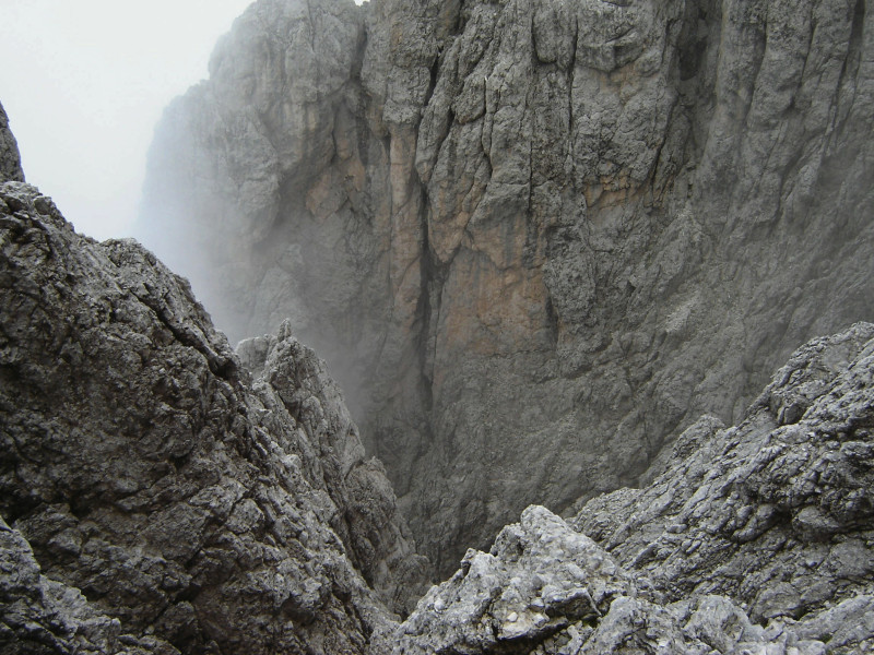 Santnerpass Klettersteig tiefe Schlucht