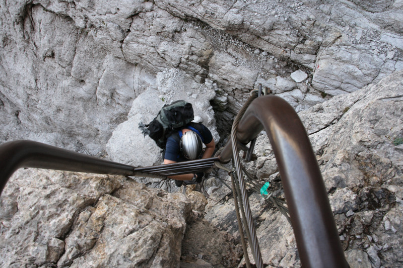 15 Meter lange senkrechte Leiter SOSAT-Klettersteig